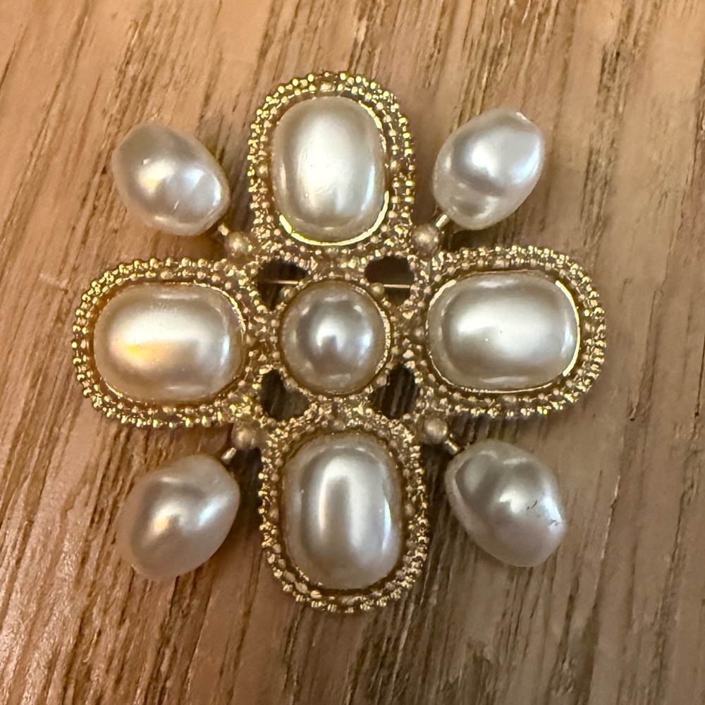 Elegant Gold and Pearl Brooch 2 inch victorian regency